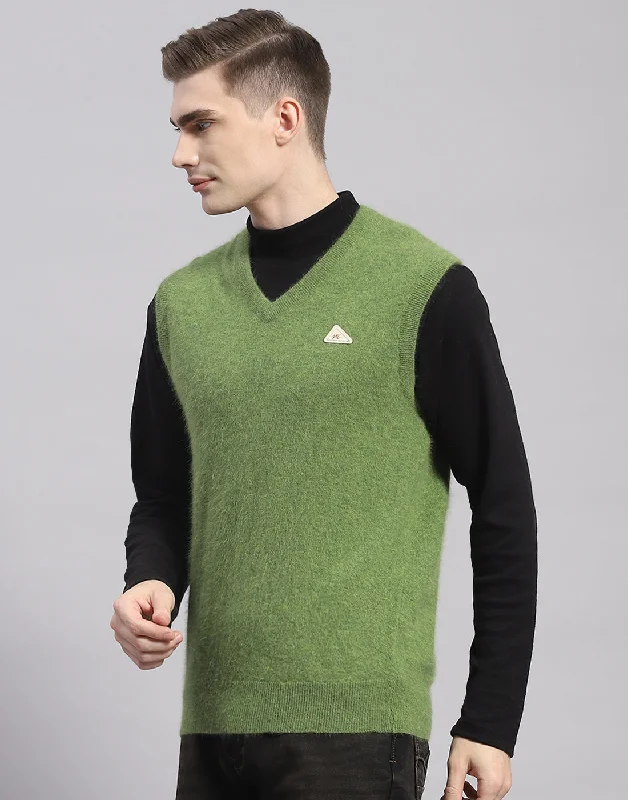 Men Green Solid V Neck Sleeveless Sweater