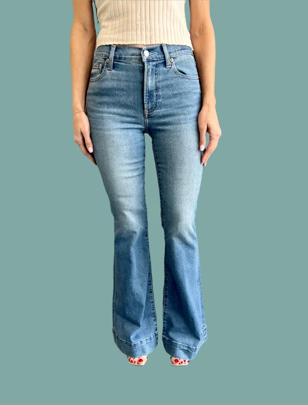 Weekend Style Kinsley Mid Rise Ultra Flare