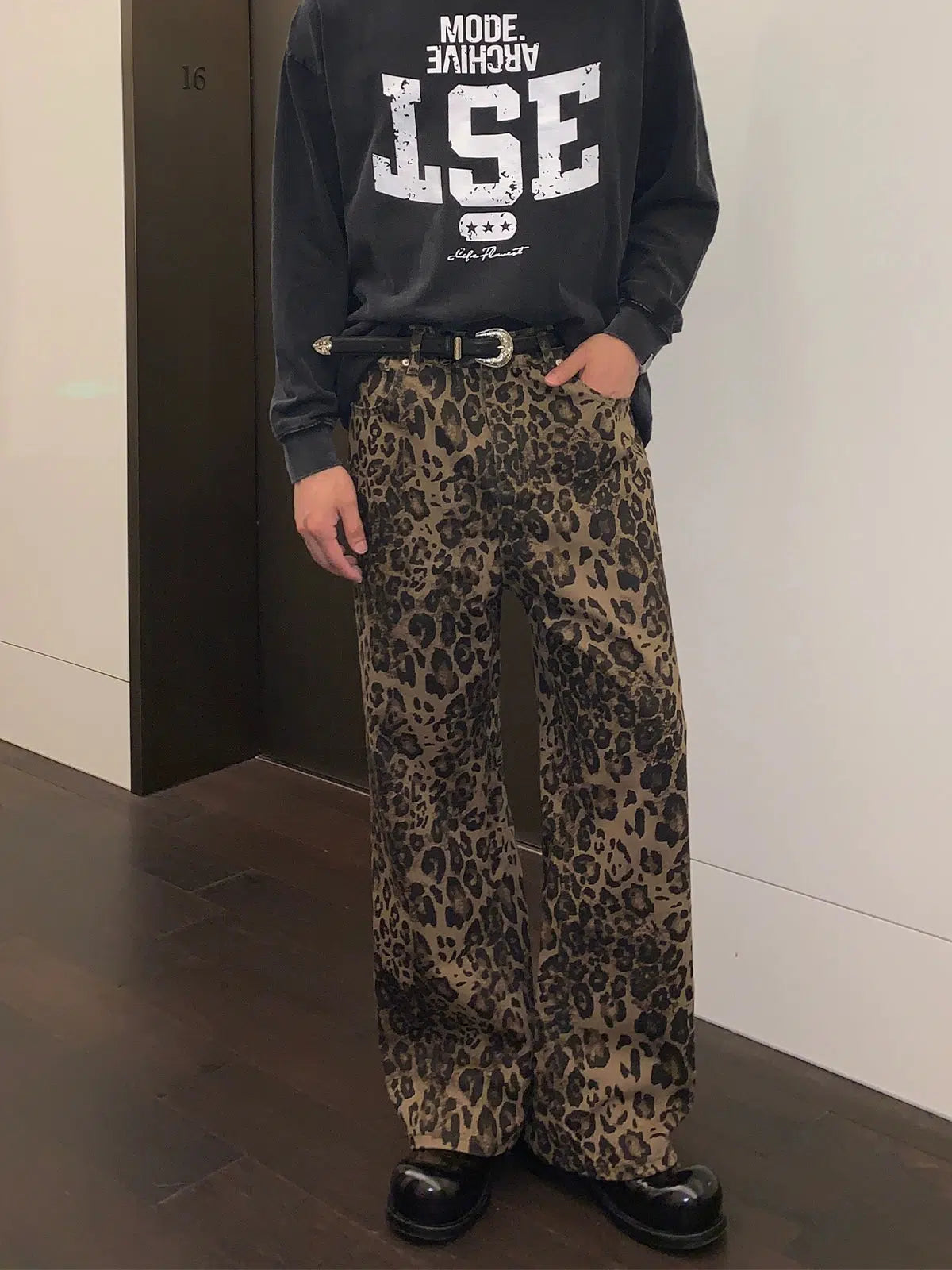 Chic Relaxation Leopard Print Straight-leg Jeans