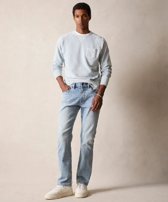 Fashion Must-have Vintage Straight Fit Stretch Jean in Mid Blue Wash
